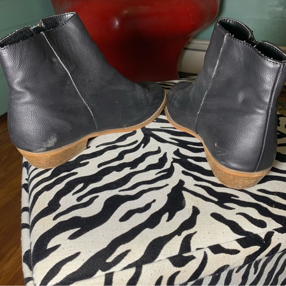 Tucker + Tate Black Pebbled Leather Booties with Tassel - Picture 3 of 4